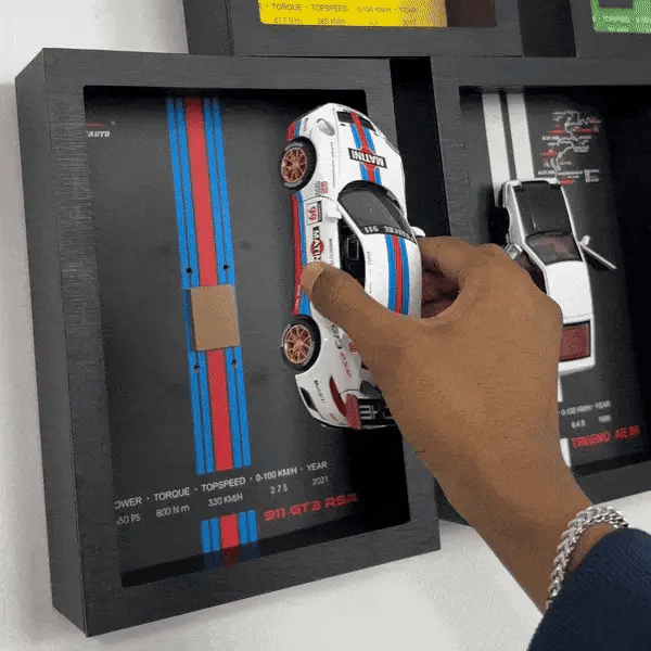 PureFrame™ 1:32 Diecast Collectible Car Display