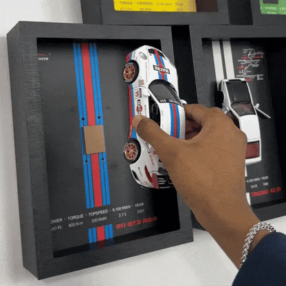 PureFrame™ 1:32 Diecast Collectible Car Display